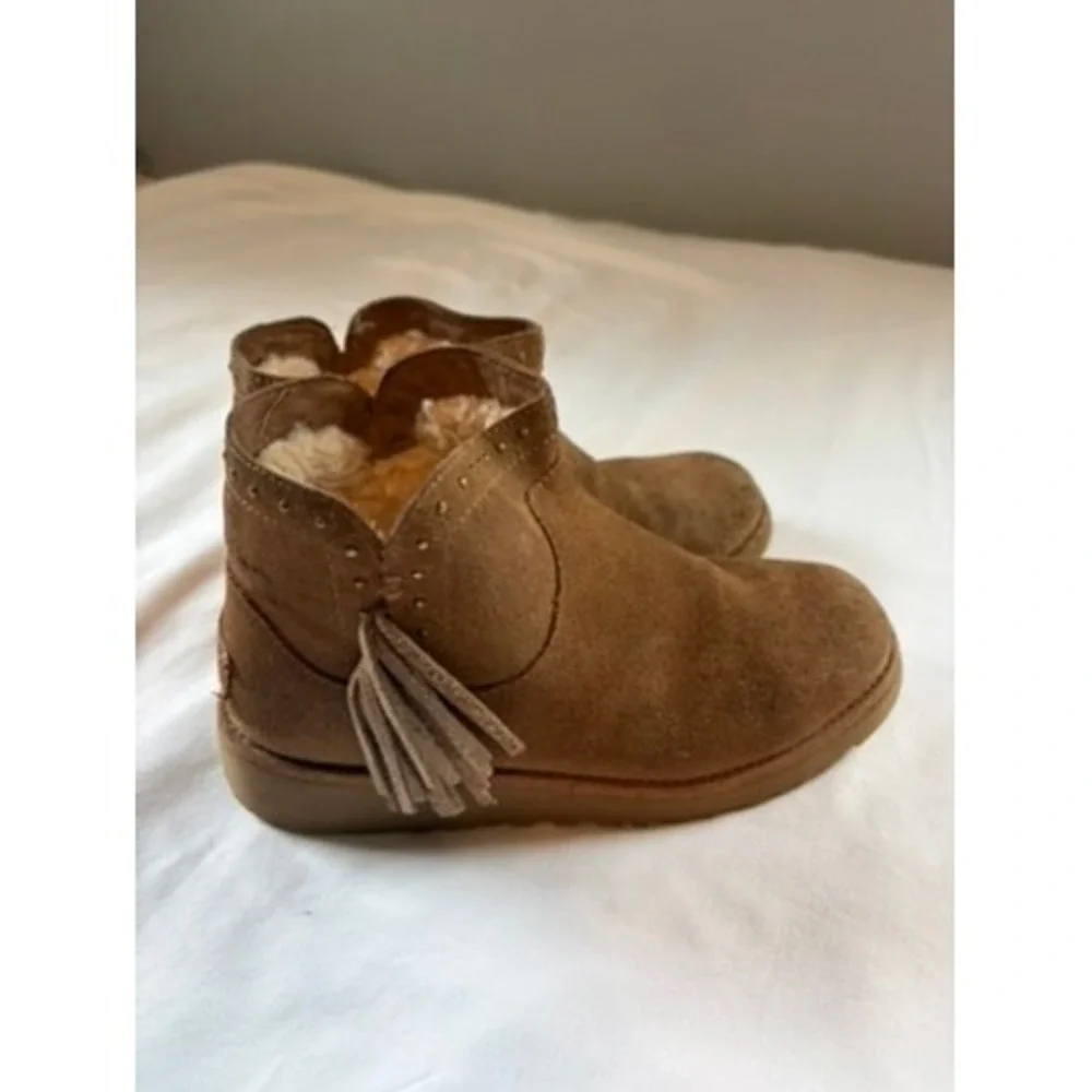 UGG Chestnut Suede Tassel Studded Ankle Boots Kids Size 2 1017397K